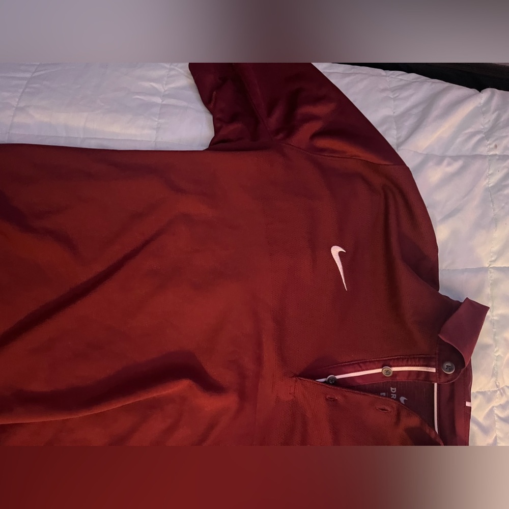 MENS NIKE DRI FIT MAROON SHIRT ✨ size: XL❤️